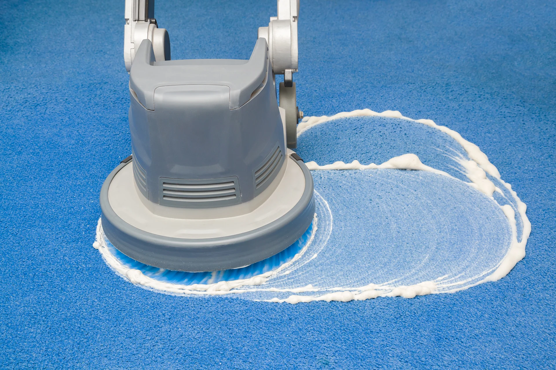 Teppich schaeumen, Teppichreinigung
